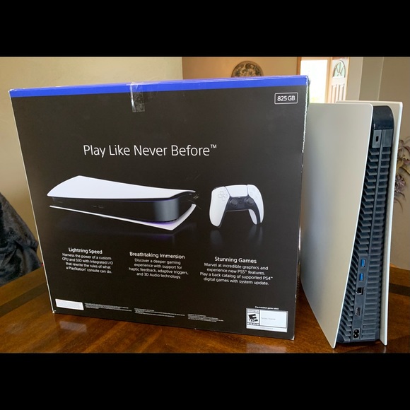 PlayStation 5 Digital Version - Picture 2 of 6